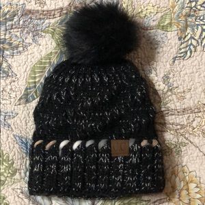 CC Beanie w Black Pompom